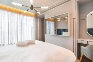 LUSTER Hotel
